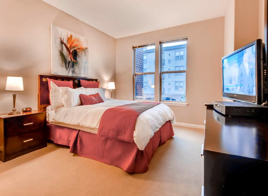 Bluebird Suites In Downtown Providence Exteriör bild
